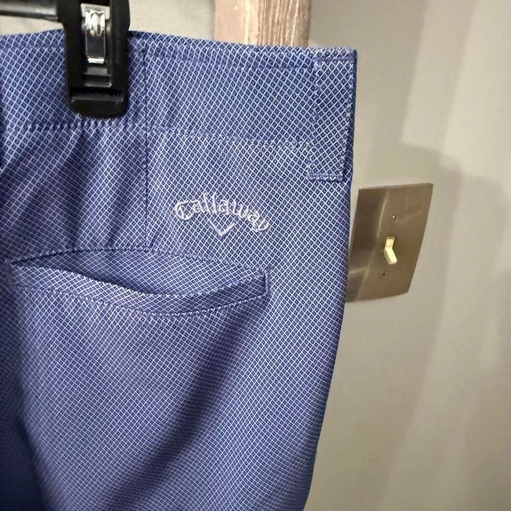 Callaway performance golf shorts with subtle pattern, blue, size 38